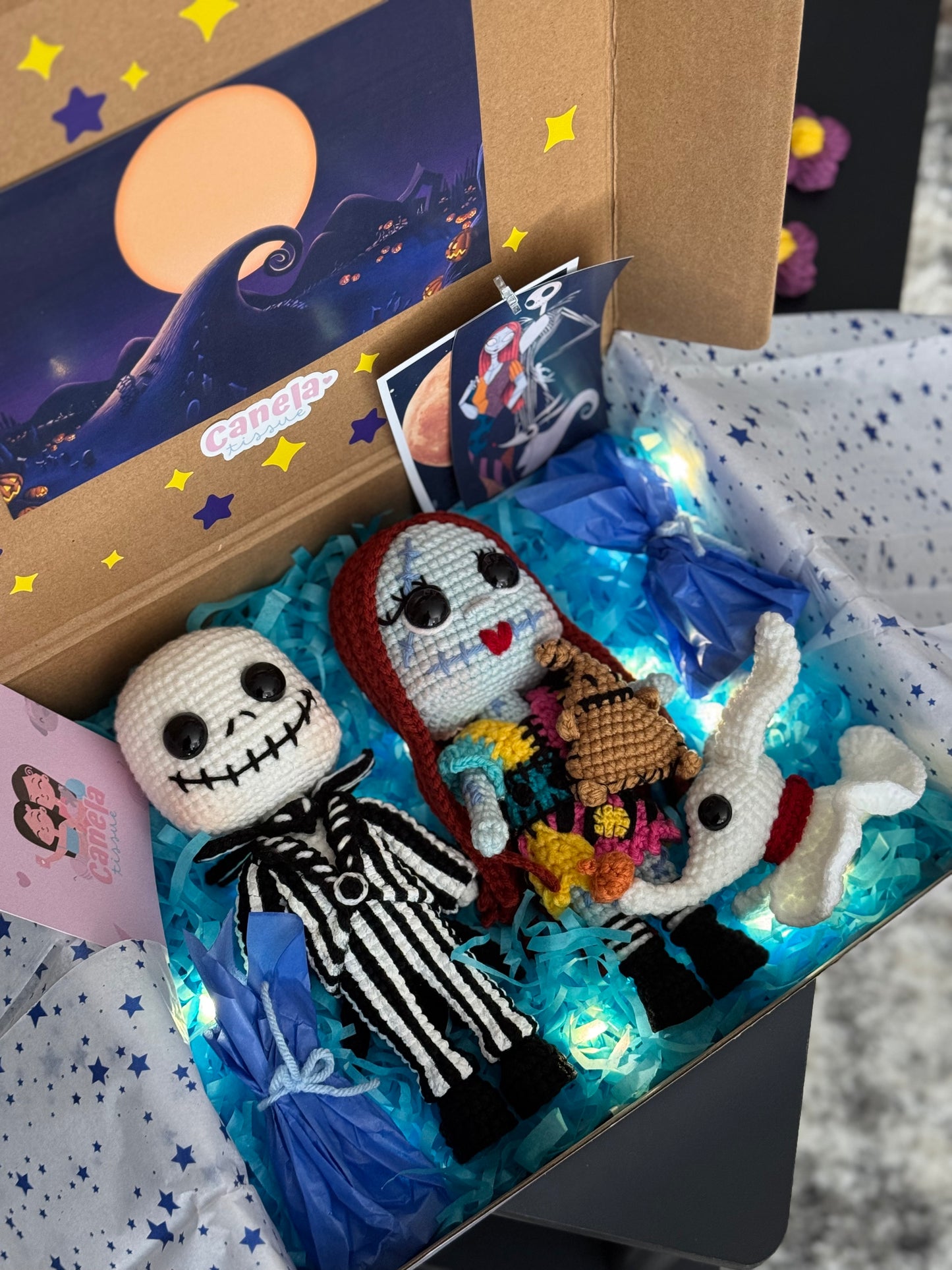 Skeletons Box👻✨